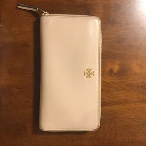 Tory Burch wallet